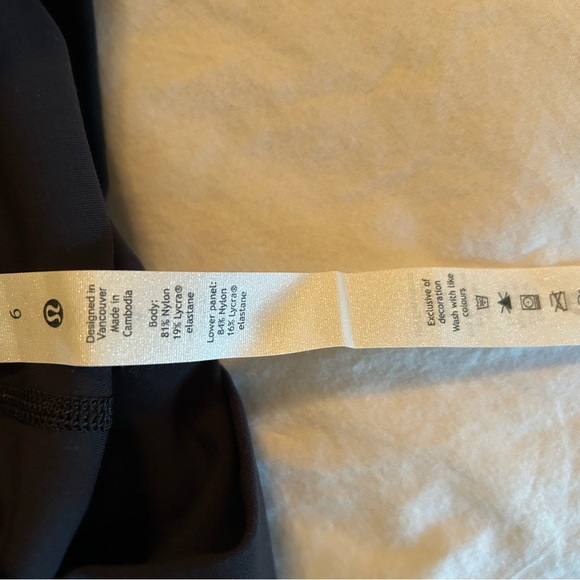 NWT Lululemon Align High Rise Scallop 25" Length in Black Size 6 - Picture 8 of 8